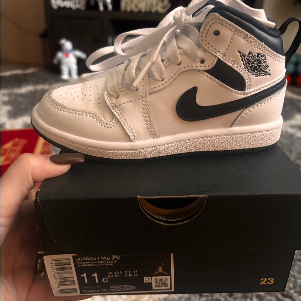 Nike Kids' Sneakers - White and Black